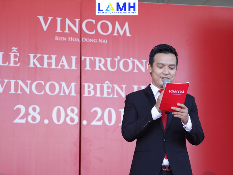 MC dẫn sự kiện khai trương