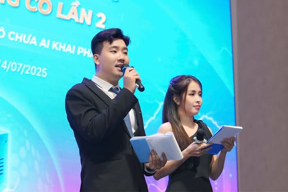 MC HỒ LÂM. MC sự kiện Gala Dinner - hội nghị khách hàng